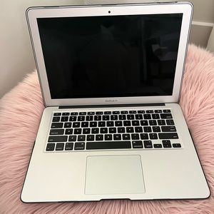 MacBook Air model A1466 2019